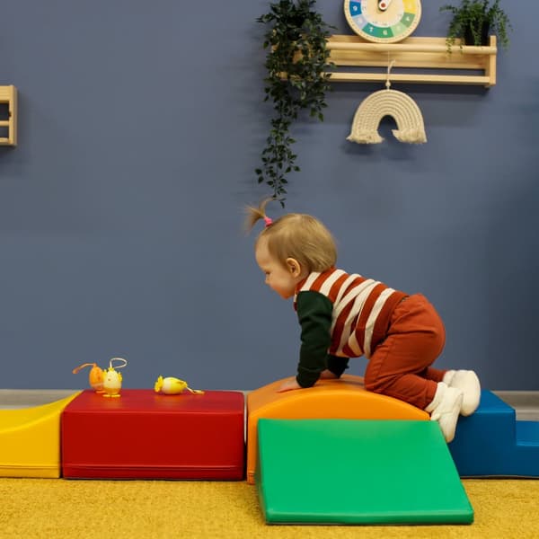 IGLU Soft Play Krypande hjälpare för barn under 1 år Montessori Motorik