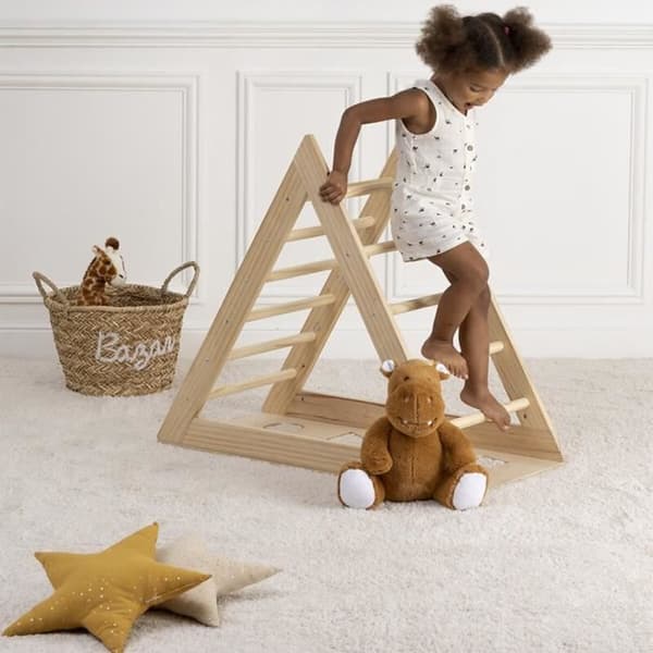 Barnens klättringstrianglar - furu - 80x93 cm - Beige - Atmosphera inredningsdesigner