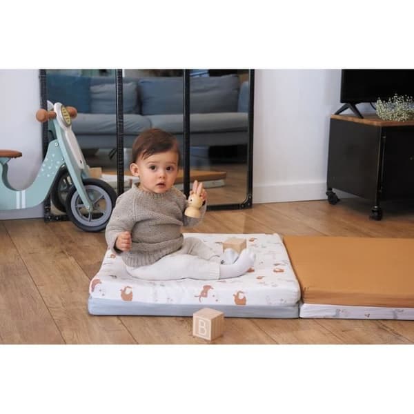 Malin TINEO LITTLE FARMER 3-in-1 -leikkimatto - Monitoiminen kehittyvä matto - 120x120 cm