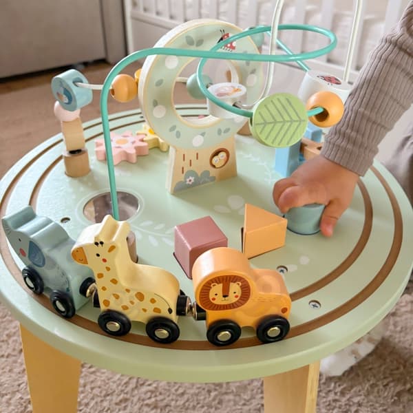 TOOKY TOY Montessori-tyylinen puinen aktiviteettipöytä palloradalla