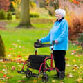 Miniatyrbild 2 av 8: Rollator, 24x40,5x33,5-38,5 tum, Röd