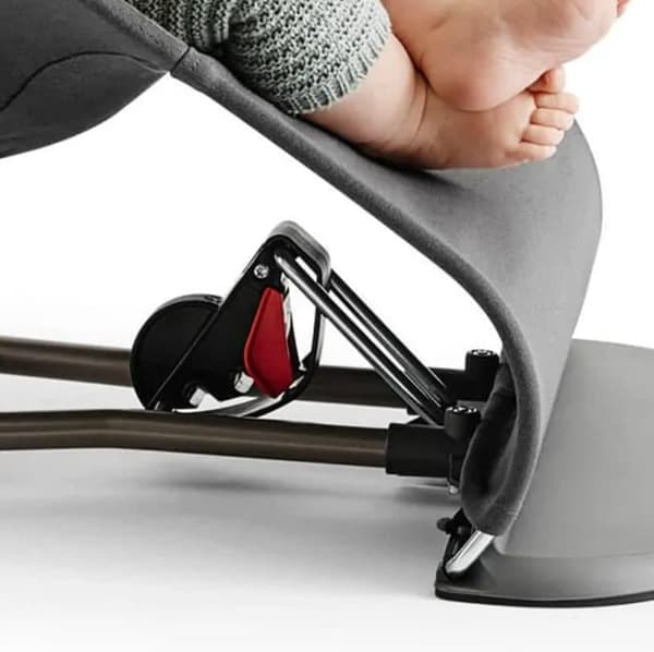 Ergonominen vauvansänky lelulla "Tavalax Baby Bouncer"