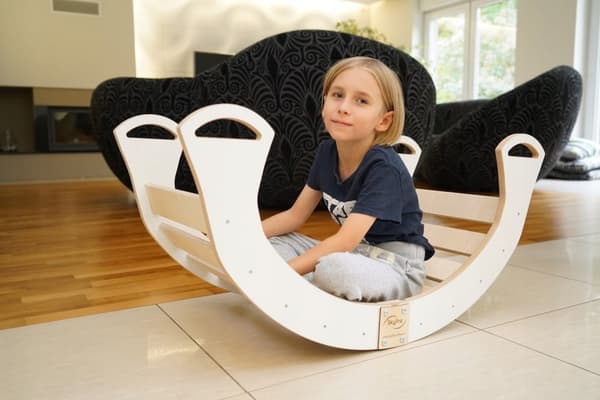 Montessori gyngestol i træ til børn, stor, massiv liggestol, foldbar, lakeret PL