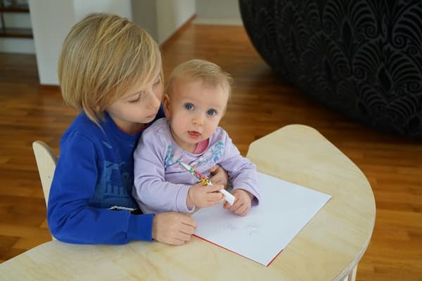 Træ Montessori gyngestol til børn Solid klapbordsstol