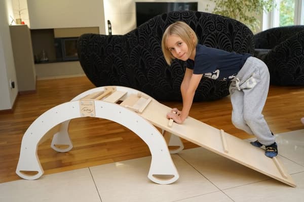 Trä Montessori Rocker Rutschkana Solstol Massivt Starkt Polerat