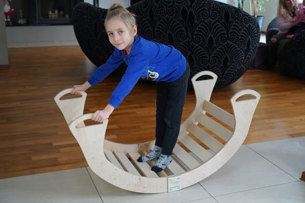 Træ Montessori gyngestol til børn Hvid, massiv poleret