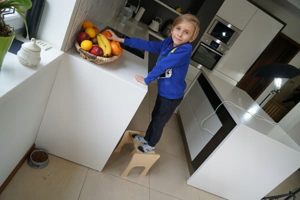 Træ Rocker Montessori Stor XL Foldbart Skrivebordsbordsskammel Lakeret