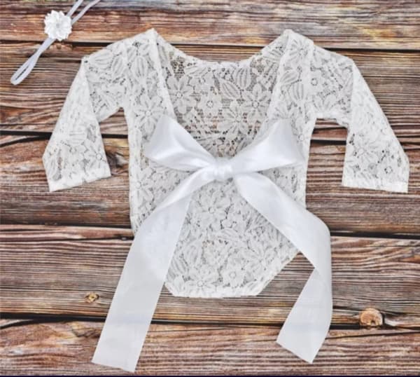Baby spets jumpsuit med hårband