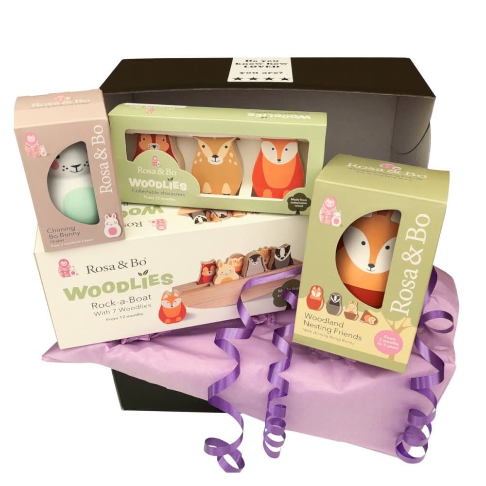Babypresent med Rock-A-Boat, Rosa & Bo och kaninskallra i rosa