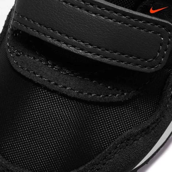 Sportssko til børn Nike MD VALIANT CN8560 002 - 27