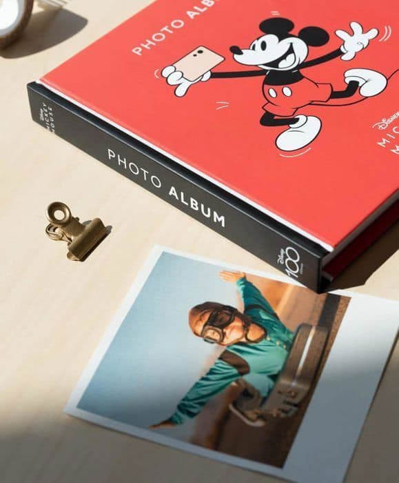 Disney fotoalbum 16x16 cm – Fira 100 år av magi med Musse – Perfekt för unika presenter och minnessaker