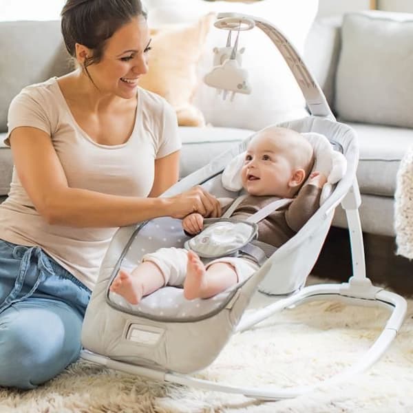 INGENUITY Automatisk gungande babysitter - Gosig lamm