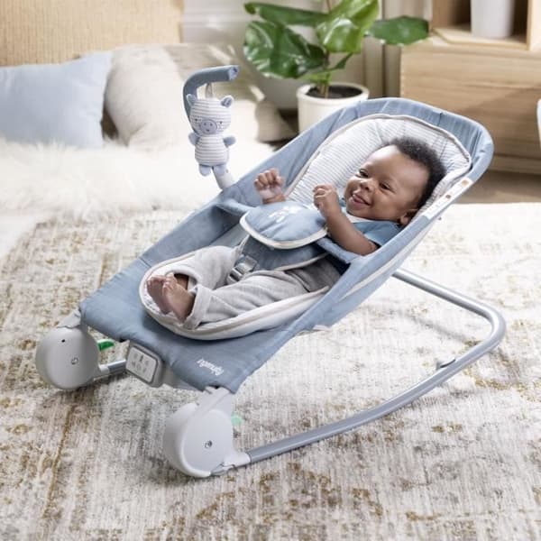 INGENUITY Happy Belly Rock-to-Bounce sæde - Musik - Vibrationer - Aftagelig aktivitetsbue - Zebra tøjdyr -