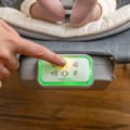 Miniatyrbillede 3 af 6: Gynge- og hoppestol - INGENUITY - Happy Belly - Musik - Vibrationer - Aftagelig aktivitetsbue - Lille dovendyrsplys