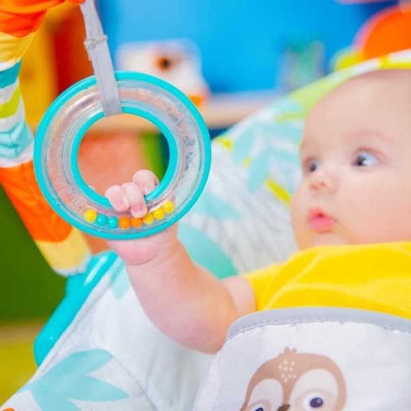 BRIGHT BEGINS Rainforest Vibes Vibrerande Bouncer