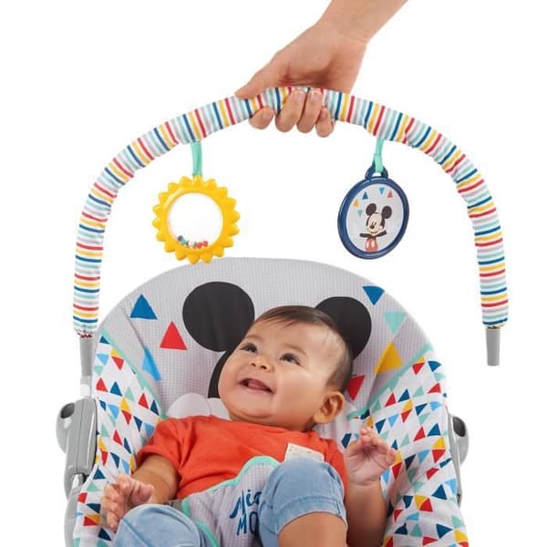 DISNEY BABY Mickey Bouncer moniväriset kolmiot, tärinät, 2 lelua, 3-pistevaljaat, konepestävä