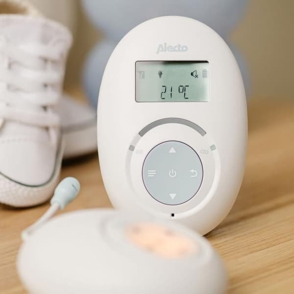 Alecto DBX120 - Full Eco DECT babyvakt med display, vit/blå