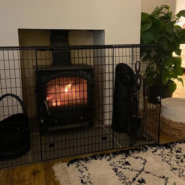 Safetots Original Brandvägg, Säkerhetsgrind för Kamin, Justerbar 84,5cm - 155cm