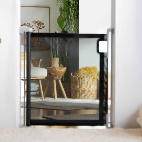 INGENUITY Barnsäkerhetsgrind upp till 136 cm, Upprullbar, Automatisk stängning, Enkel att installera