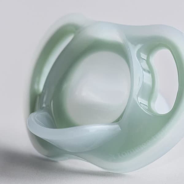 Nappar - TOMMEE TIPPEE - Ultralätt - 0-6 månader - Set med 2 BPA-fria nappar i ett stycke