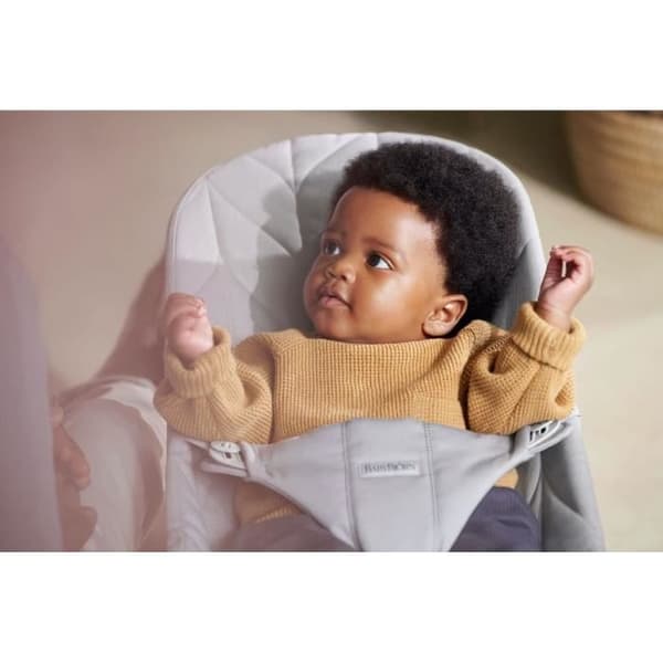 BabyBjörn Transat Bliss - Tissé Petal quilt - Ljusgrå - Ergonomisk - Justerbar - Fällbar