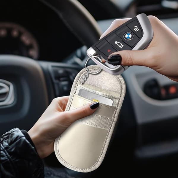 Tech-Protect Nyckellös RFID Signal Blocker Faraday Skal - Caffe Latte