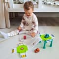 Miniatyrbillede 4 af 11: WOOPIE bilgarage med parkeringsbane, tankstation, vejskilte + 3 biler