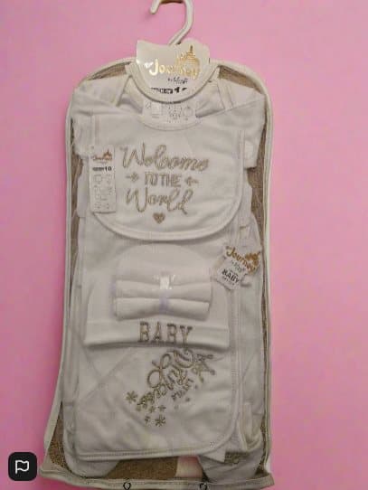 Welcome to the World, Little Princess’ – 10-Piece Baby Gift Set (Gold Lettering, 100% Cotton