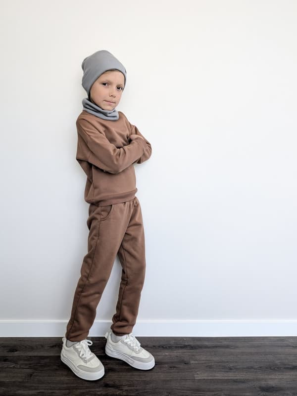 Løs sweatshirt AW24 Løs sweatshirt. Skovnat 92/98