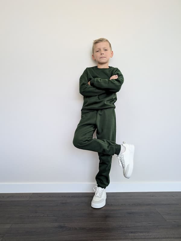 Løs sweatshirt AW24 Løs sweatshirt. Skovnat 92/98