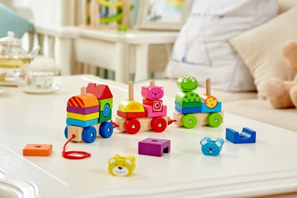 Pintoy babyleksak Tåg med 4 vänner (från 12 mån)