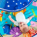 Miniatyrbillede 6 af 6: DISNEY BABY Evolutionær babylegemåtte - Nemo - Bue med sensorisk og musikalsk legetøj, lysgirlande, spejl