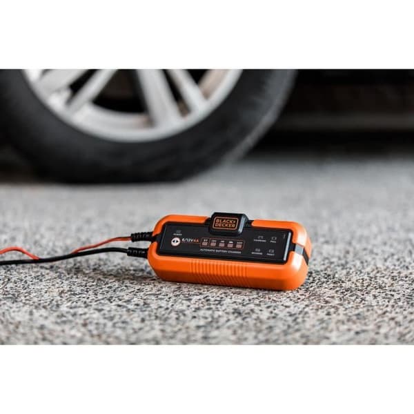 BLACK &amp; DECKER BATTERILADDARE 6V OCH 12V 4A