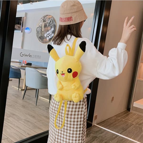 Roligt Pikaqiu Ryggsäck Pokémon - Pikachu mjukis (27cm)