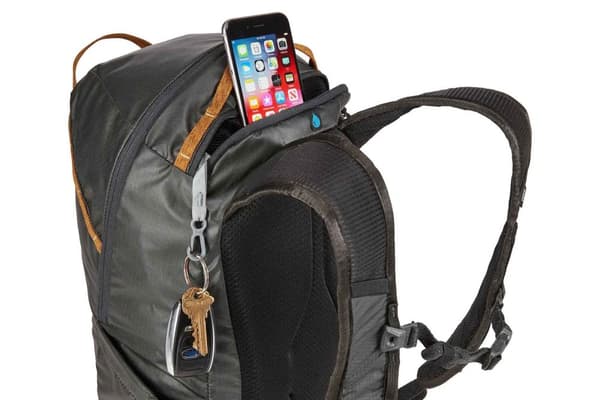 Thule Stir 18L hiking backpack obsidian (3204088)
