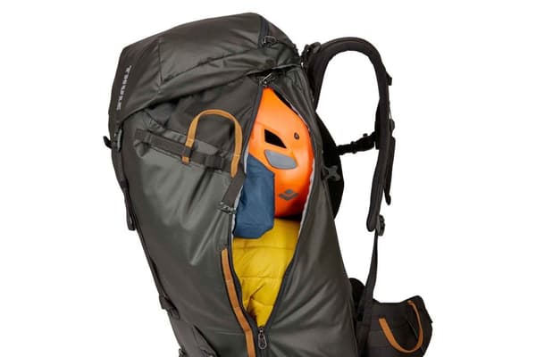 Thule 4502 Stir Alpine 40L Hiking Backpack Obsidian
