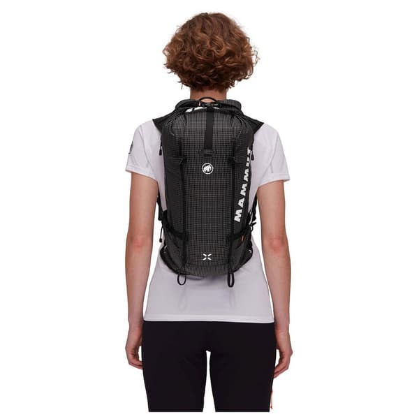 Mammut Reppu Trion 15l Musta