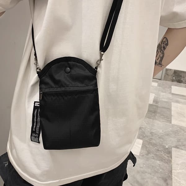 INF Crossbody mini telefonväska