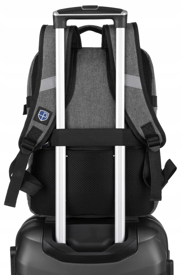 Prostorný, cestovní batoh s prostorem pro notebook - Peterson