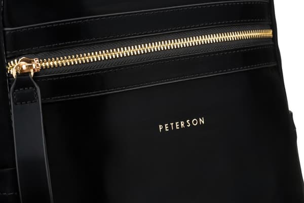 Elegantní dámský batoh se zlatým kováním - Peterson