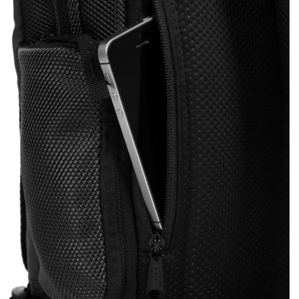 Eastpak TECUM M Cnnct Coat -ryggsäck, svart