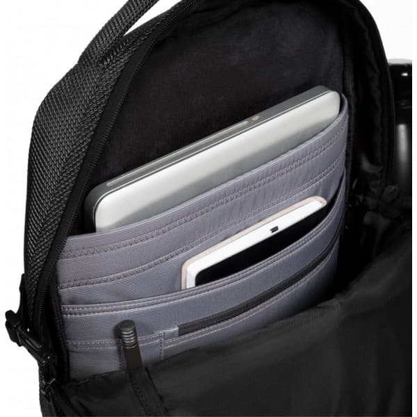 Eastpak TECUM M Cnnct Coat -ryggsäck, svart