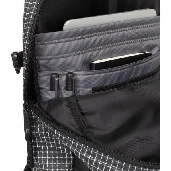 Eastpak TECUM M Cnnct Ripstop -ryggsäck, svart
