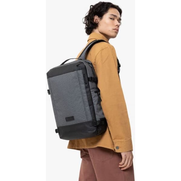 Eastpak TECUM M Cnnct Ripstop -ryggsäck, svart