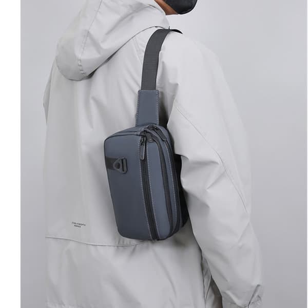 INF Snygg och praktisk Crossbody-väska