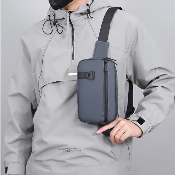INF Snygg och praktisk Crossbody-väska