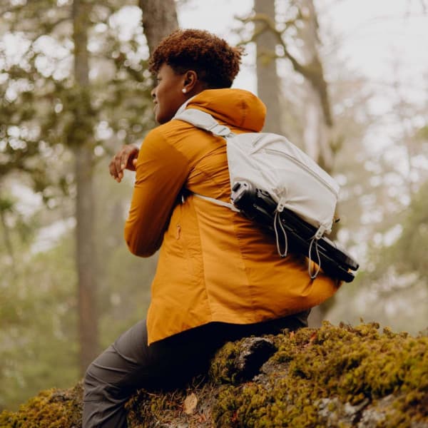 Peak Design Outdoor Sling 7L -ristivartalolaukku, valkoinen