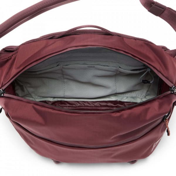 Peak Design Outdoor Sling 7L -ristivartalolaukku, punainen kuunpimennys