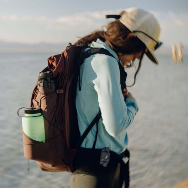 Peak Design Outdoor Backpack 45L -ryggsäck, röd månförmörkelse