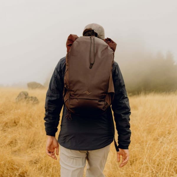 Peak Design Outdoor Backpack 25L - dagrygsæk, rød måneformørkelse
